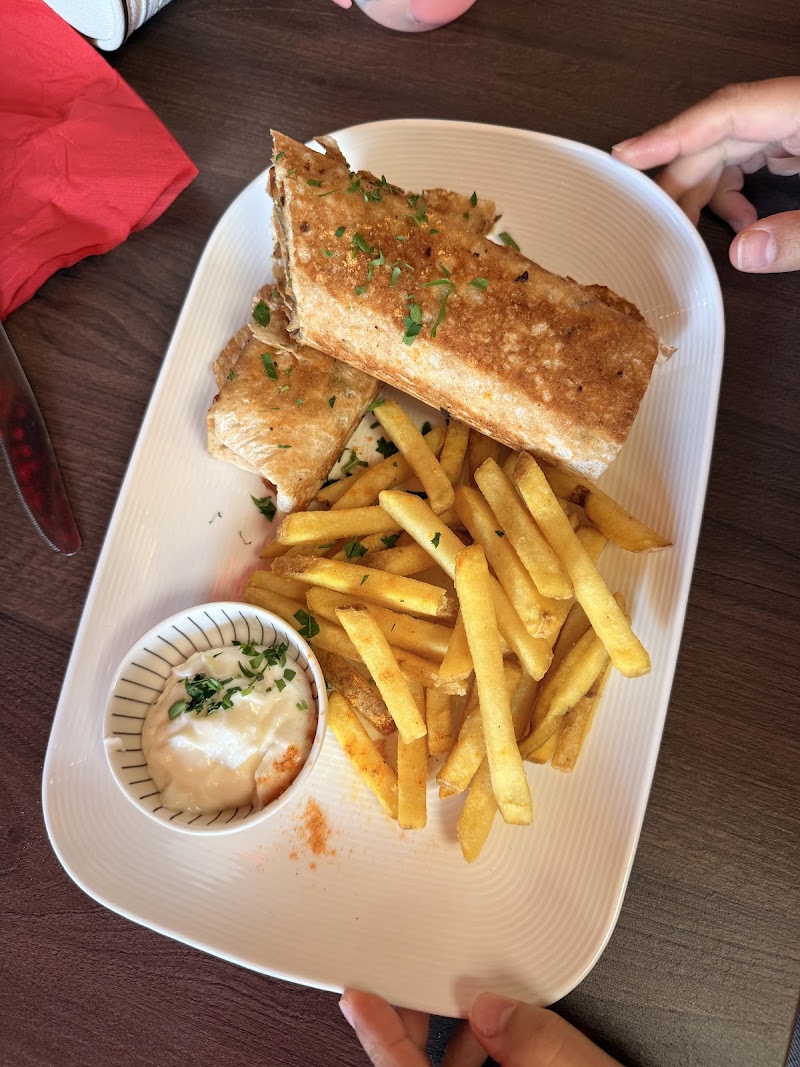 ROTANA GRILL photo 3