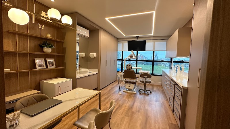 Lys Tefili - Cirurgiã-dentista - foto 3