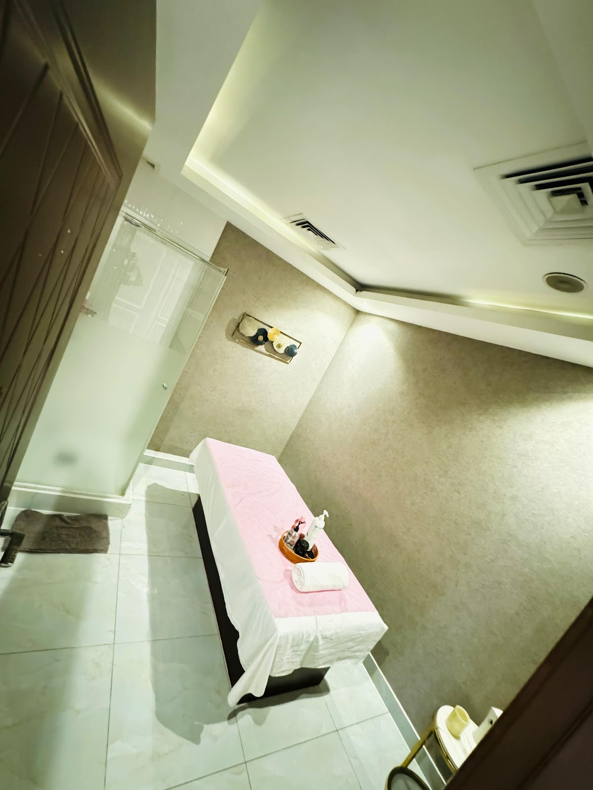 Royal Oak Spa & Massage Jumeirah 5