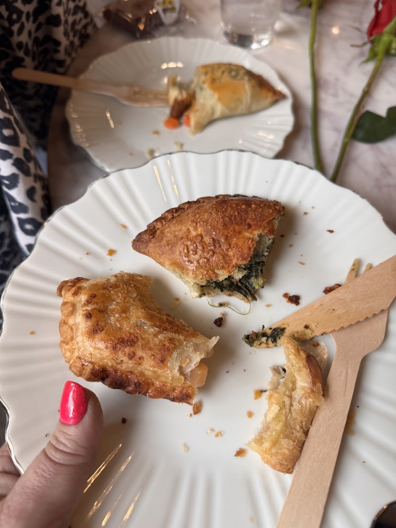 Complimentary Cafe photo 2