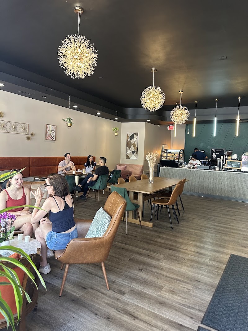 Complimentary Cafe photo 4
