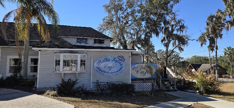 Mallie Kylas Cafe photo 4