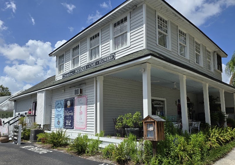 Mallie Kylas Cafe photo 3