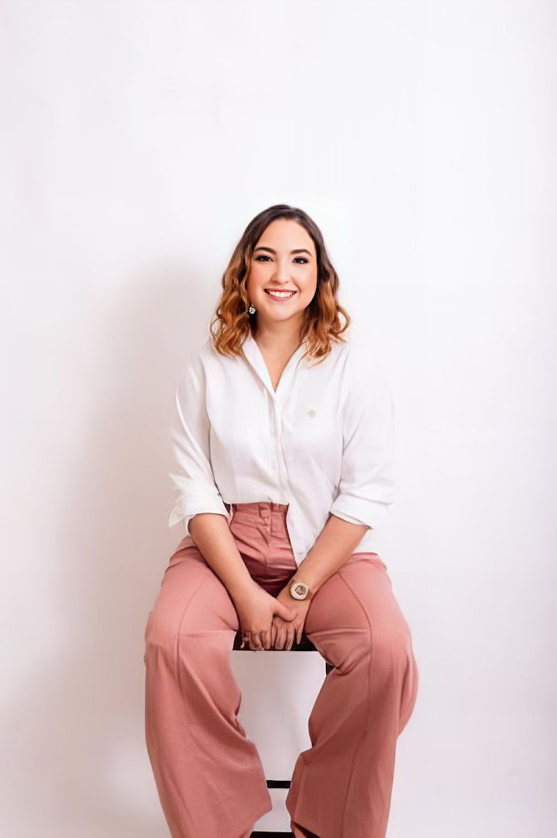 Dentista em Vitória - Dra. Letícia Ribeiro Meirelles - foto 2