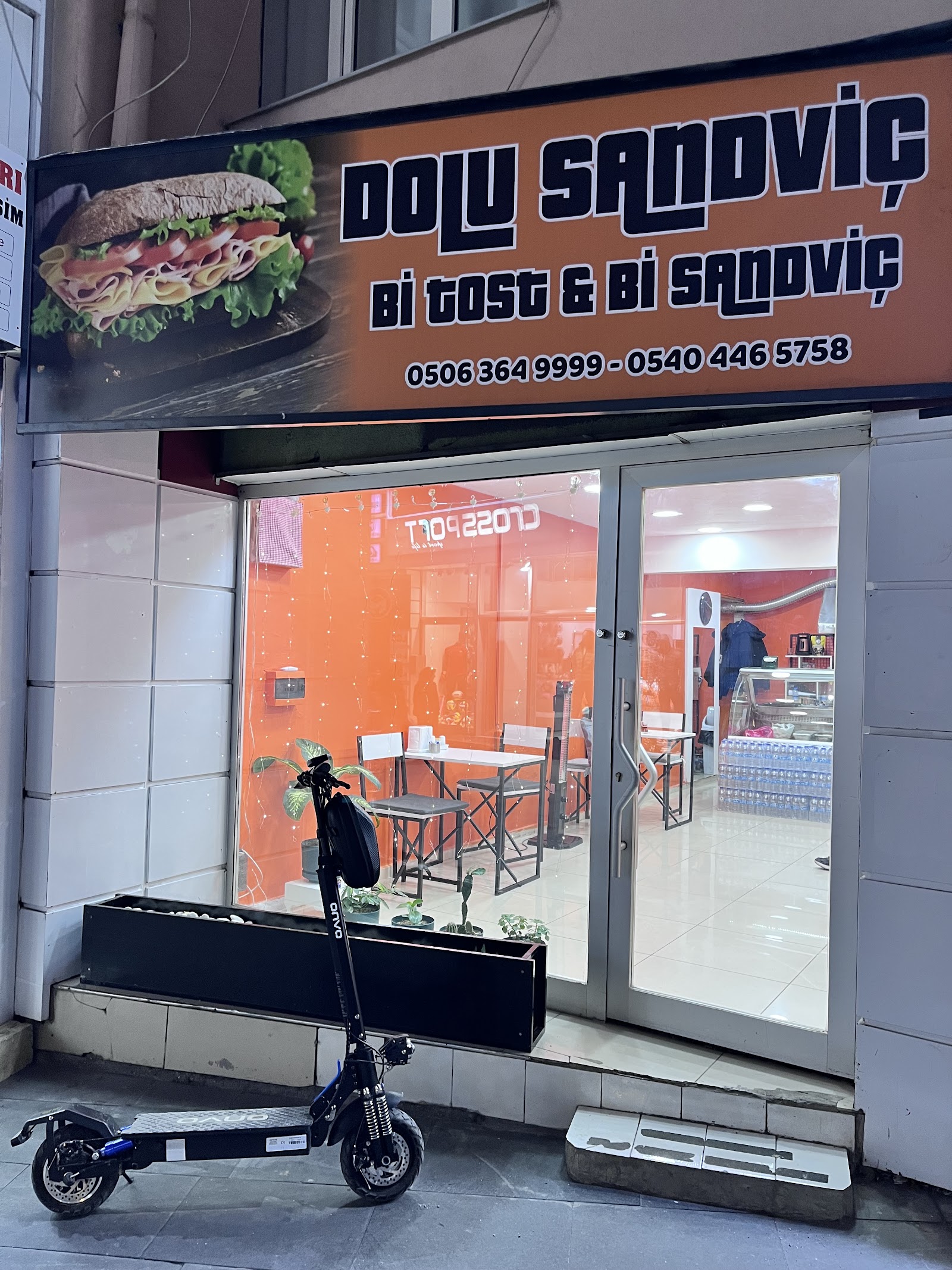 Dolu Sandviç mekanı