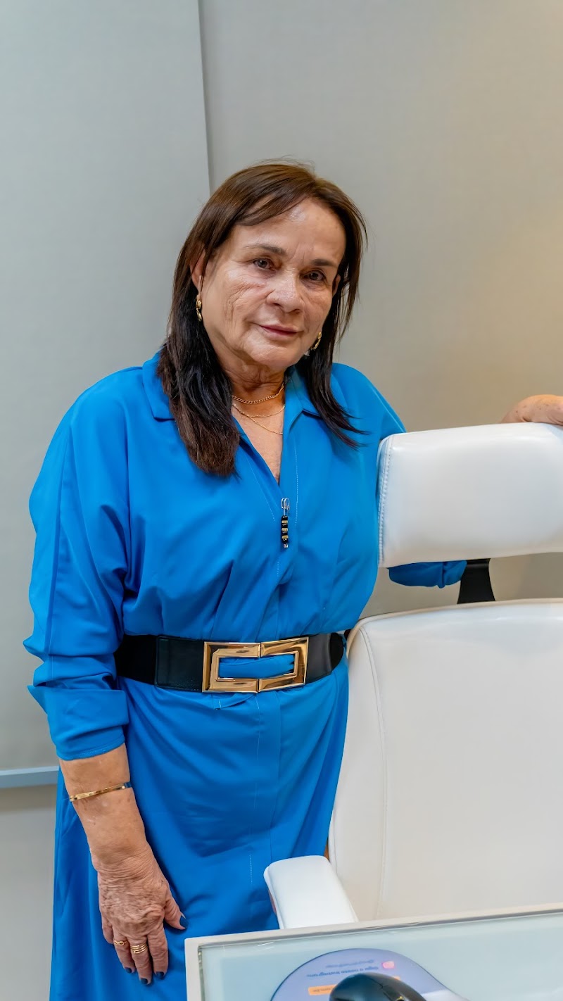 DRA. SAIRA DE ALMEIDA CARVALHO LIMA - DENTISTA - BUCOMED - foto 1