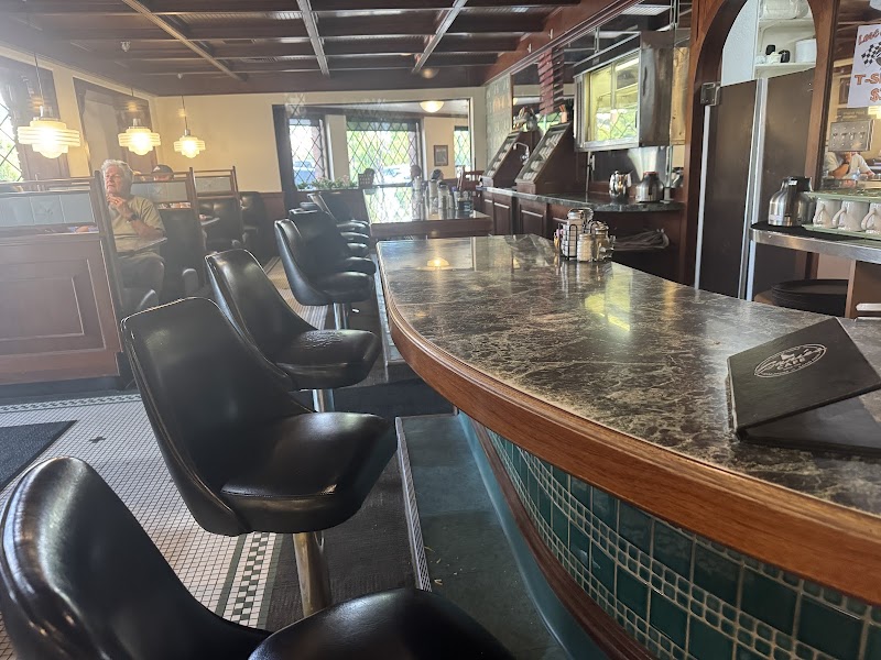 Connie's Cafe & Lounge photo 4