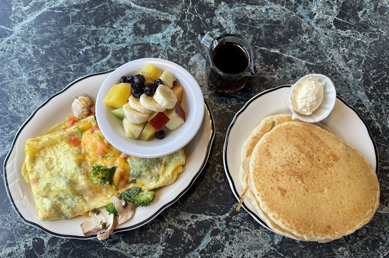 Connie's Cafe & Lounge photo 2