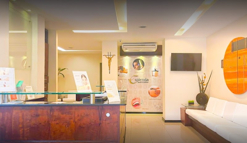 Dra. Flávia Queiroz Cirurgiã Dentista