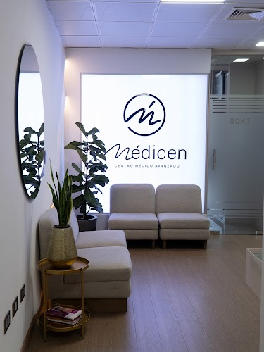 Médicen Centro Estético Avanzado logo