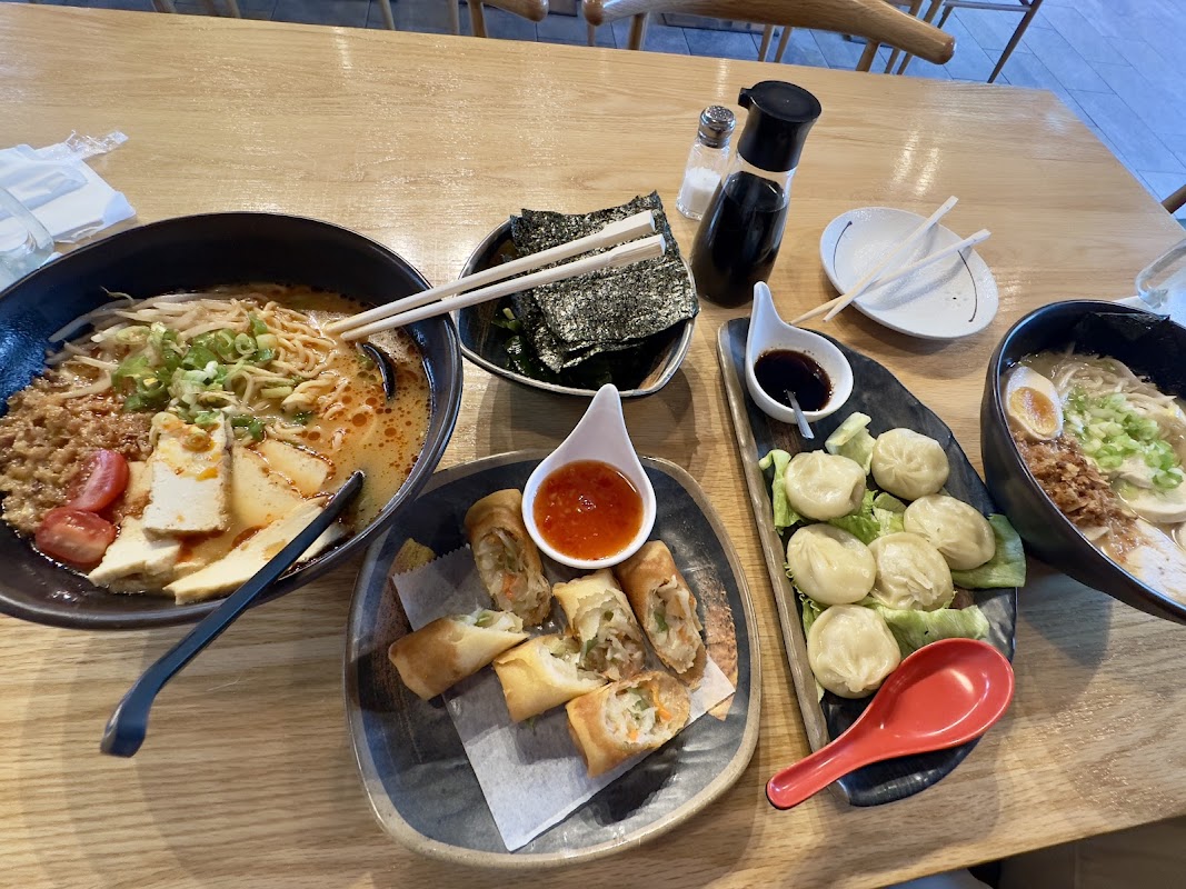 Mr. Pan Ramen House photo 3