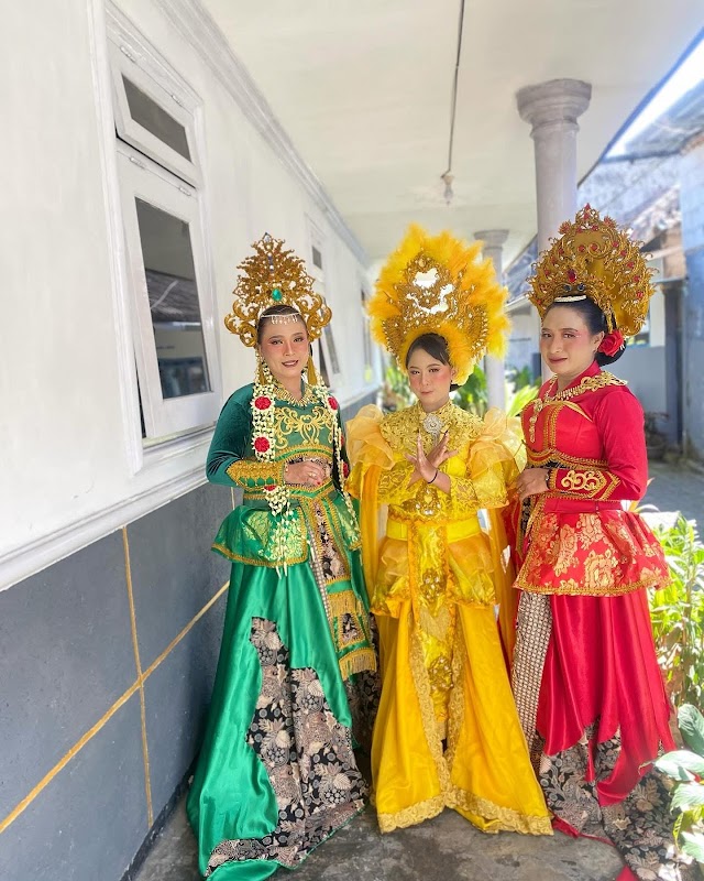 lestari kostum malang