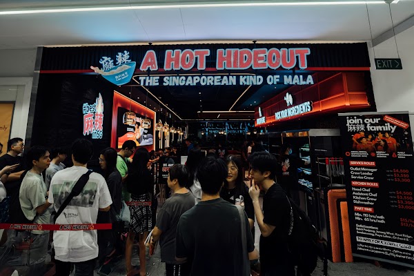 A Hot Hideout - Photo 1