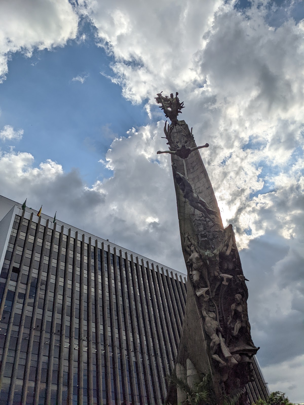 Monumento a la Raza