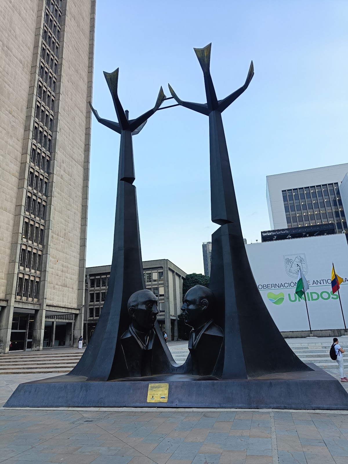 Monumento a la Raza