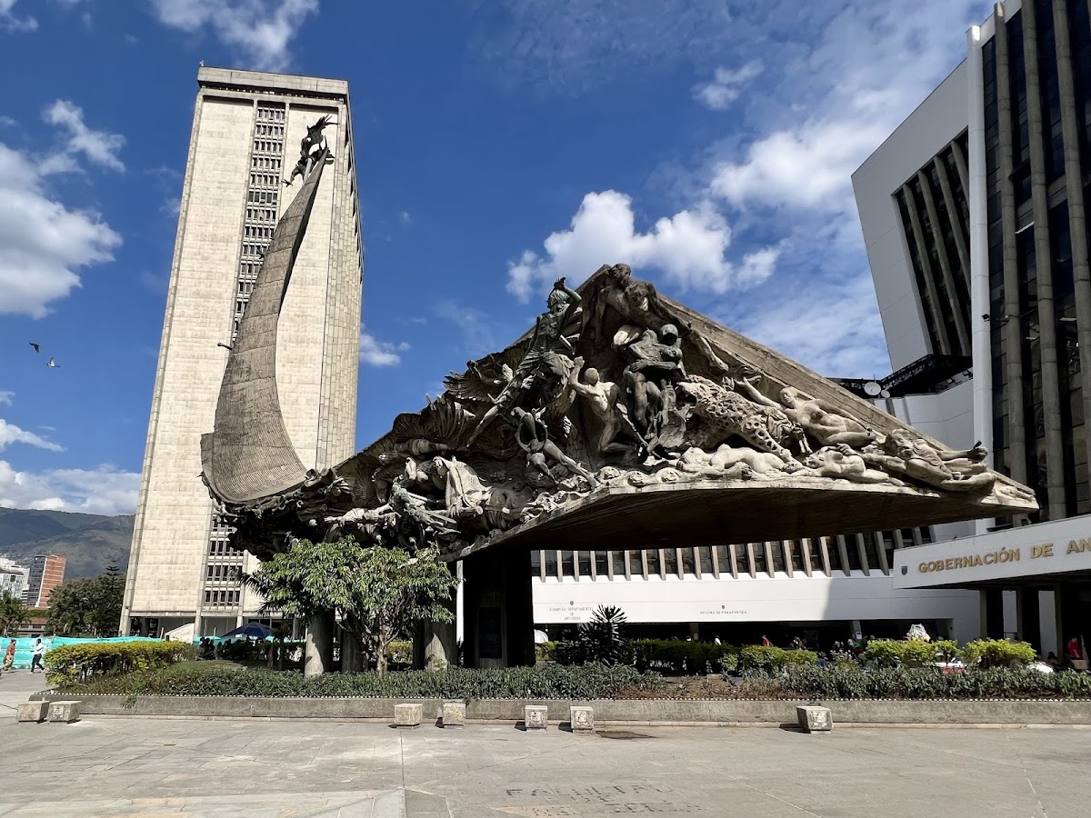 Monumento a la Raza