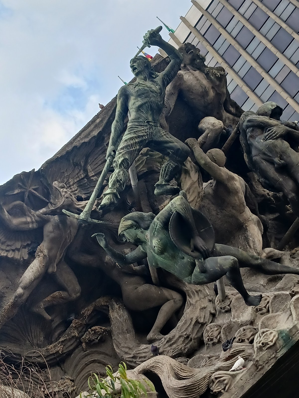 Monumento a la Raza