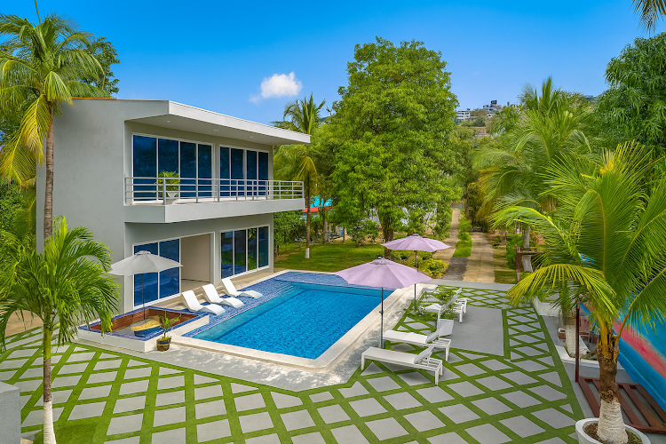 Kosta Brava Hotel y Restobar