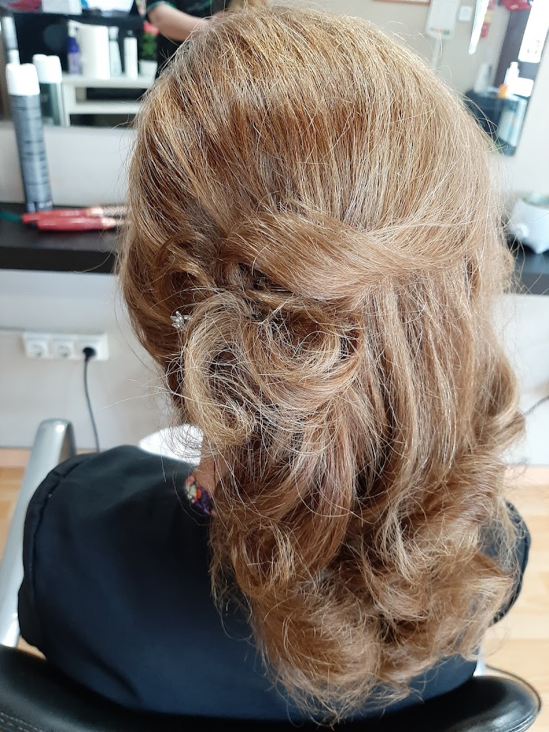 Beni Barberia Peluqueria photo 2