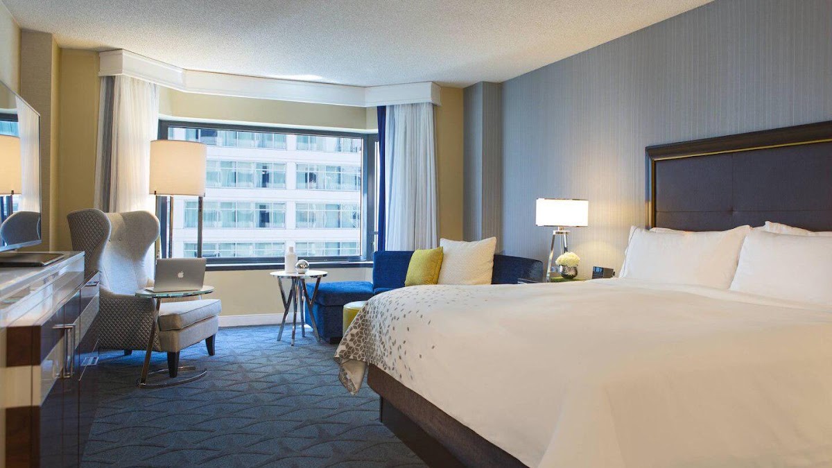 Renaissance Chicago Downtown Hotel, dog-friendly hotel