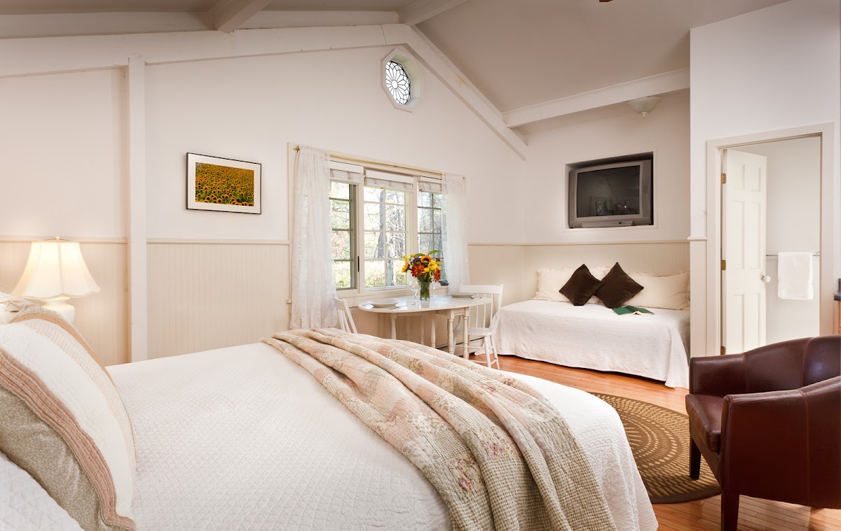 The Woodstock Inn on the Millstream — 3