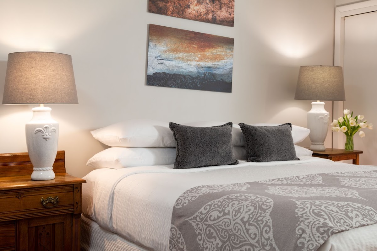 The Woodstock Inn on the Millstream