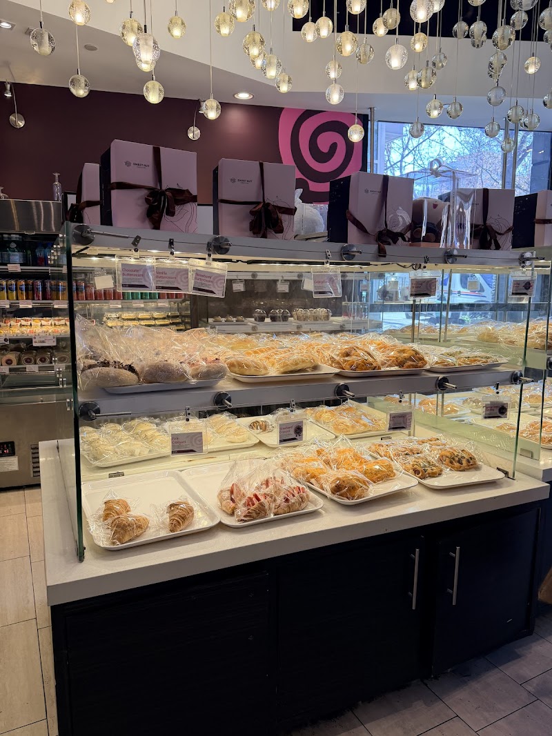 Sweet Hut Bakery & Cafe photo 2