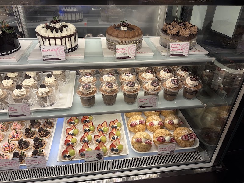 Sweet Hut Bakery & Cafe photo 4