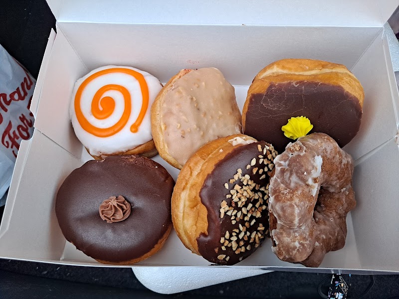 McHappy's Donuts and Bake Shoppe photo 3