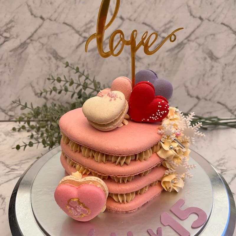 Bonjour Cakes & Macarons