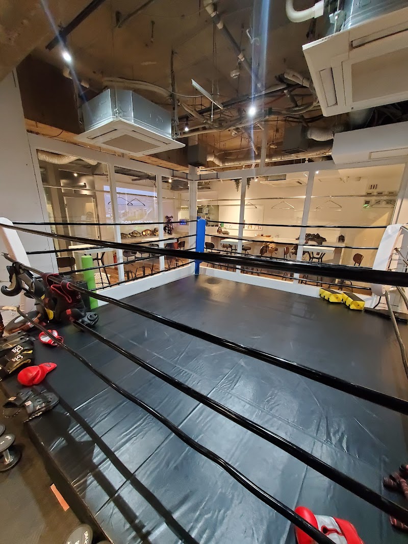 1minutes CHAMPIONS LOUNGE GYM/ワンミニッツジム 大阪 2