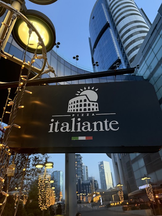 Pizza italiante fotoğraf 1