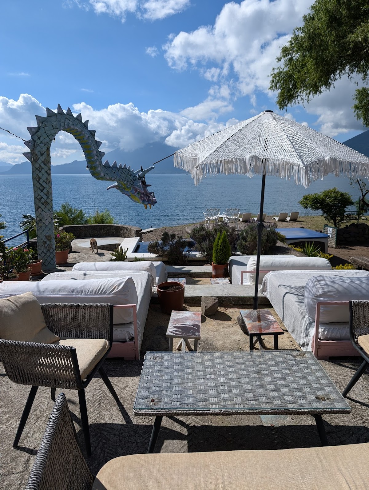La ORQUÍDEA Restaurant & Beach Bar in lake-atitlan