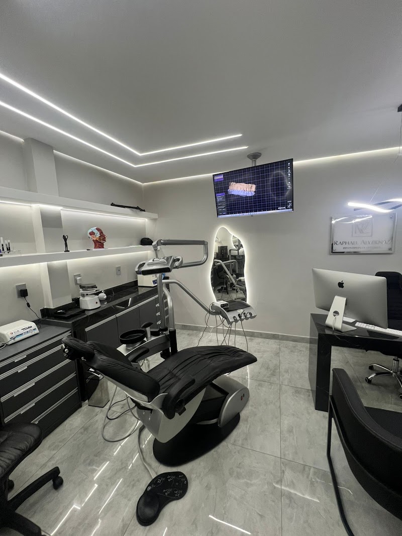 Dr. Raphael Alvernaz - Odontologia Estética | Reabilitação Oral em Angra dos Reis - RJ - foto 2