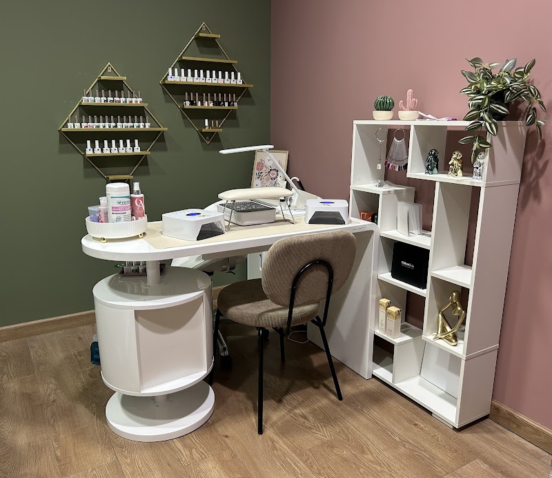 PRISCILLA SCHWARTZ (CARTON) (CHEZ PRISCILLA) — photo 3