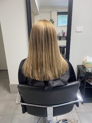 Hair on Cranford photo 3