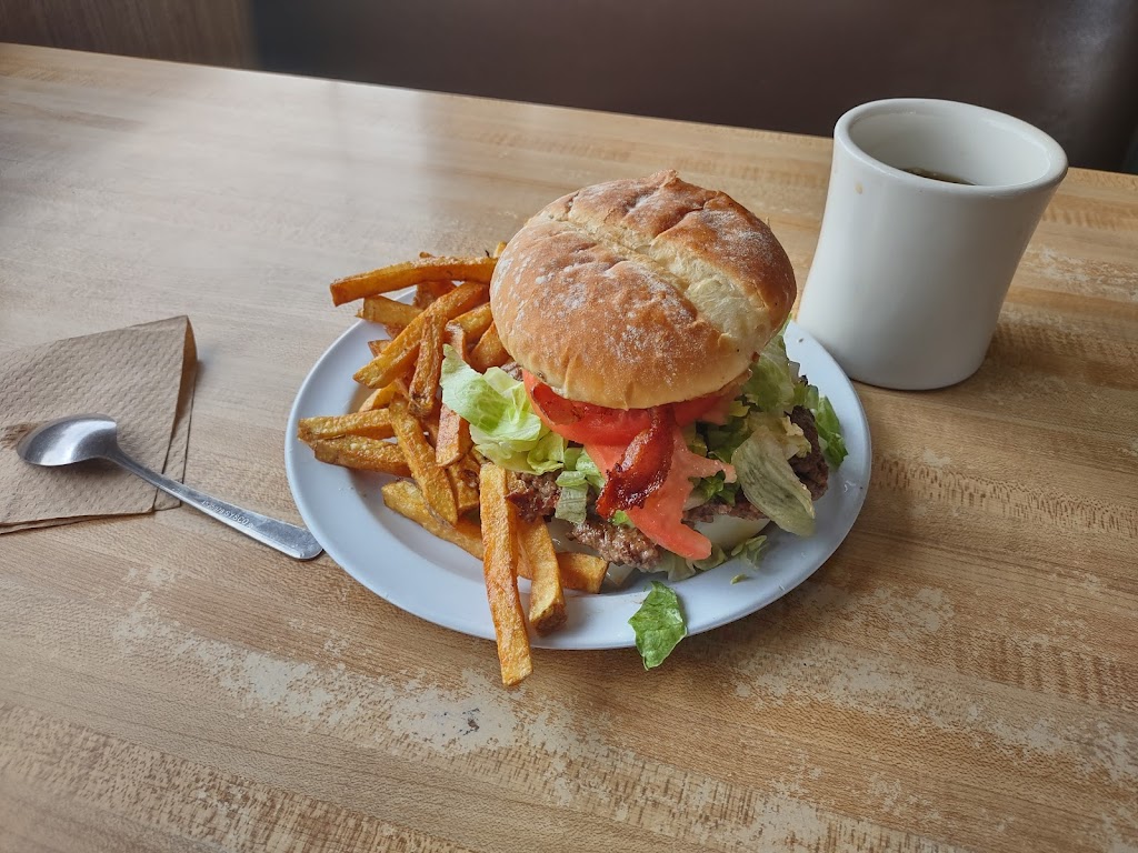 Bee’s Snack Bar