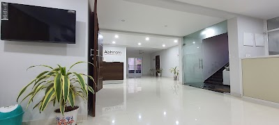 Abhiram Diabetes Endocrine & Skin Centre - Image 2