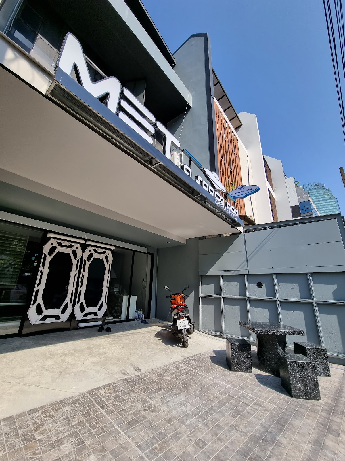 Met A Space Pod @Phrom Phong