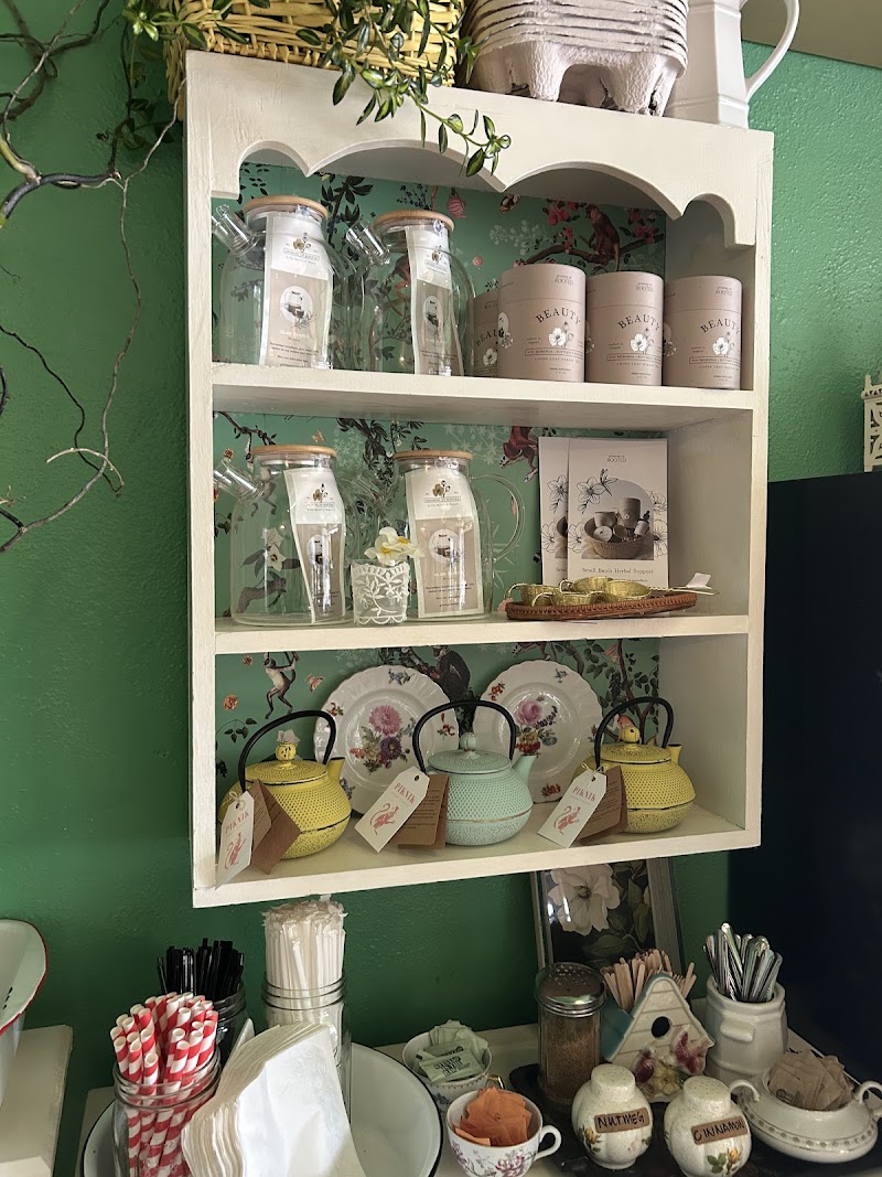 PIKNIK VINTAGE TEAHOUSE photo 4