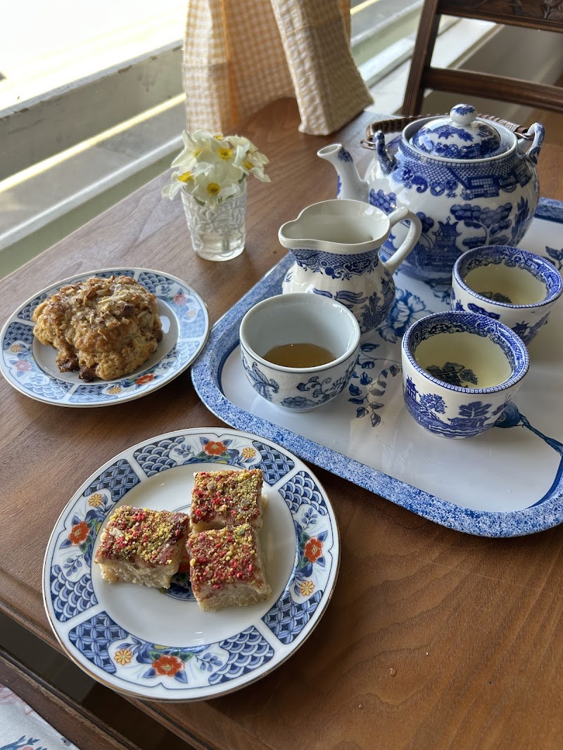 PIKNIK VINTAGE TEAHOUSE photo 3