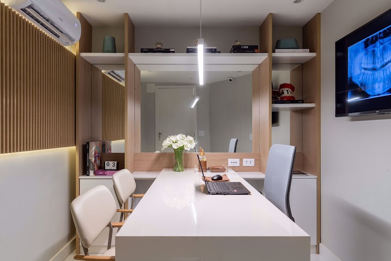 Walmira Clínica Odontológica - Dentistas - Atendimento de Urgência e Emergência - foto 3