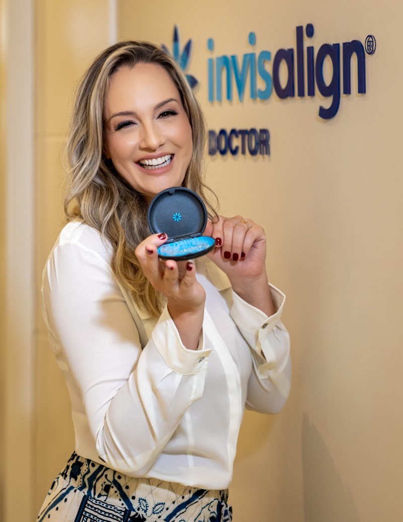 DRA FABIANA BECKER D’AVILA Odontologia e Invisalign Doctor - CLINIFAMA ODONTOLOGIA - foto 4