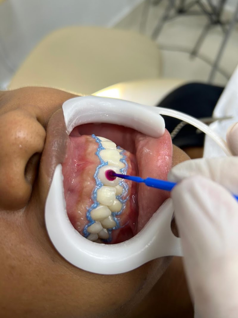 Dra. Maysa Alves de carlos - dentista em Rib Preto 24h - foto 2
