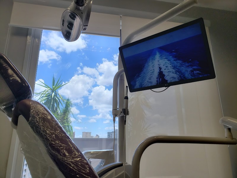 Dra. Danielle Modanese - Periodontia Especializada - foto 4