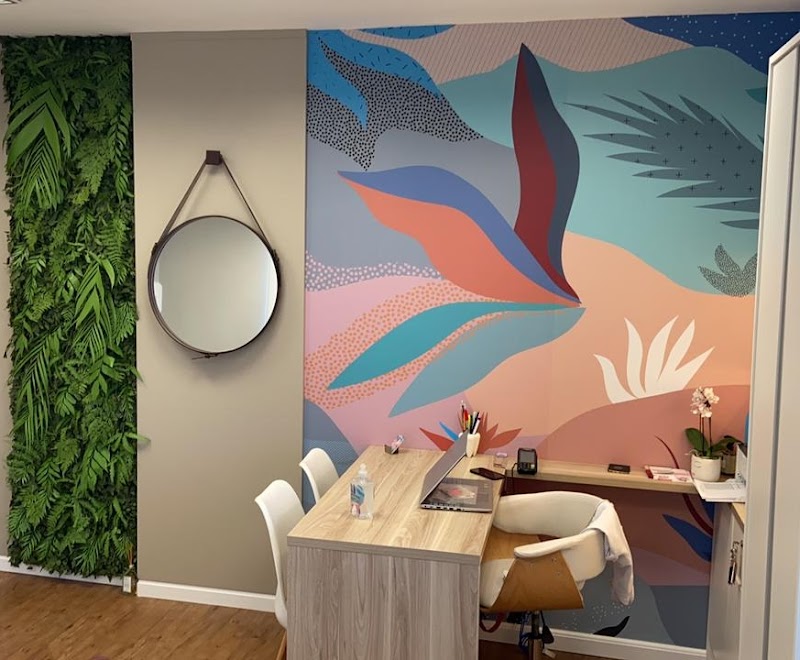 Dra. Danielle Modanese - Periodontia Especializada - foto 2