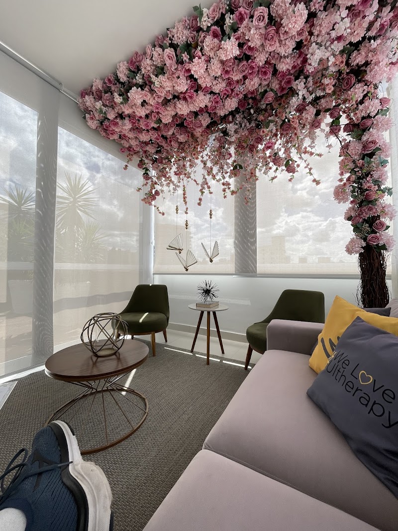 Dra. Danielle Modanese - Periodontia Especializada