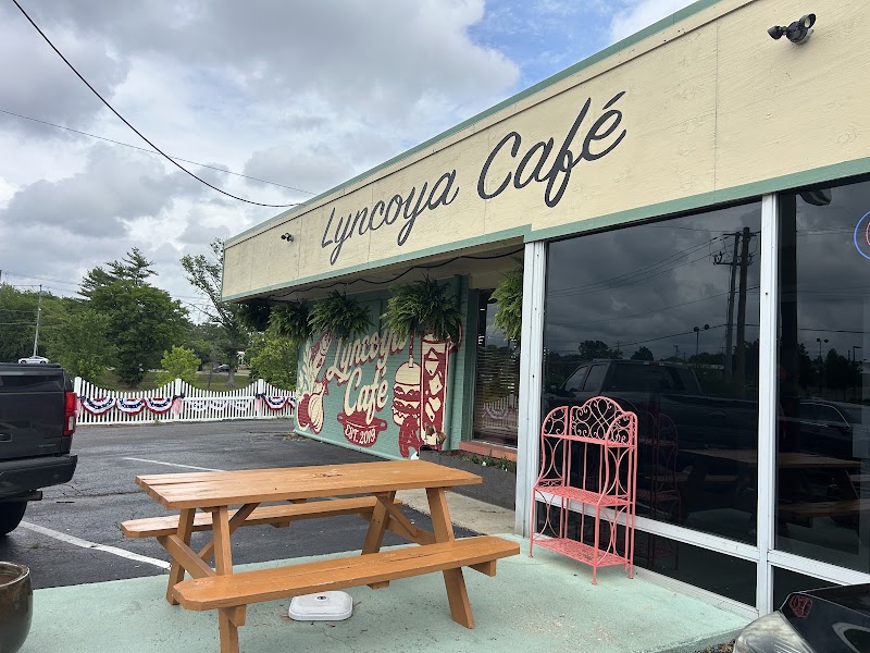 Lyncoya Cafe photo 1