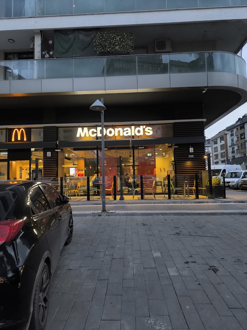 McDonald's Kavaklı - Beylikdüzü Fast Food
