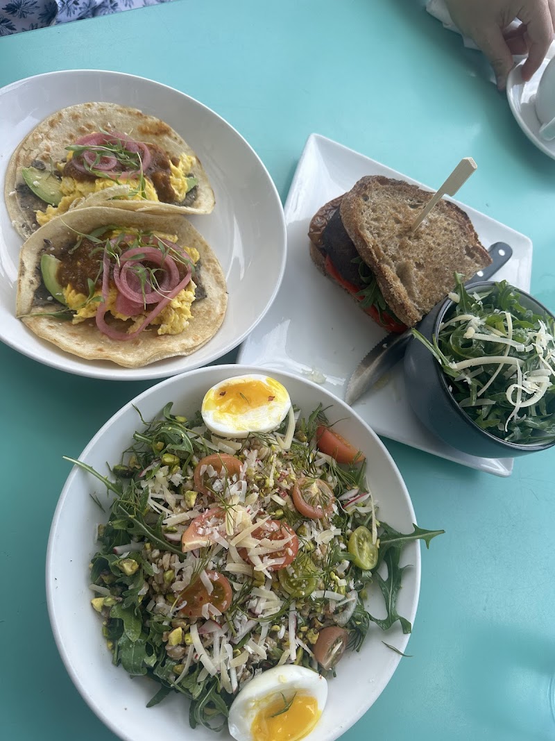 2 Birds Coffee And Cafe photo 3